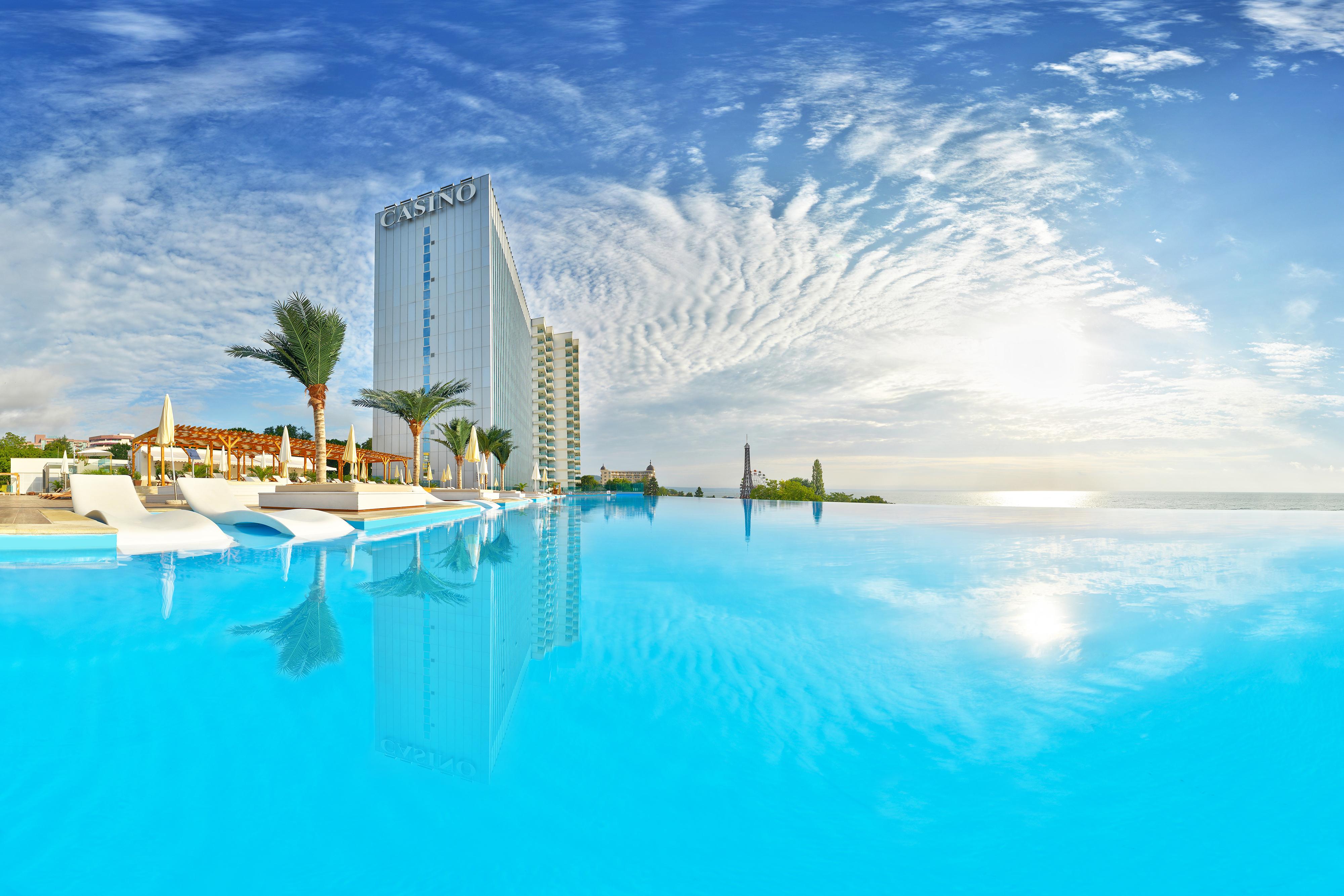 International Casino & Tower Suites 5* Golden Sands